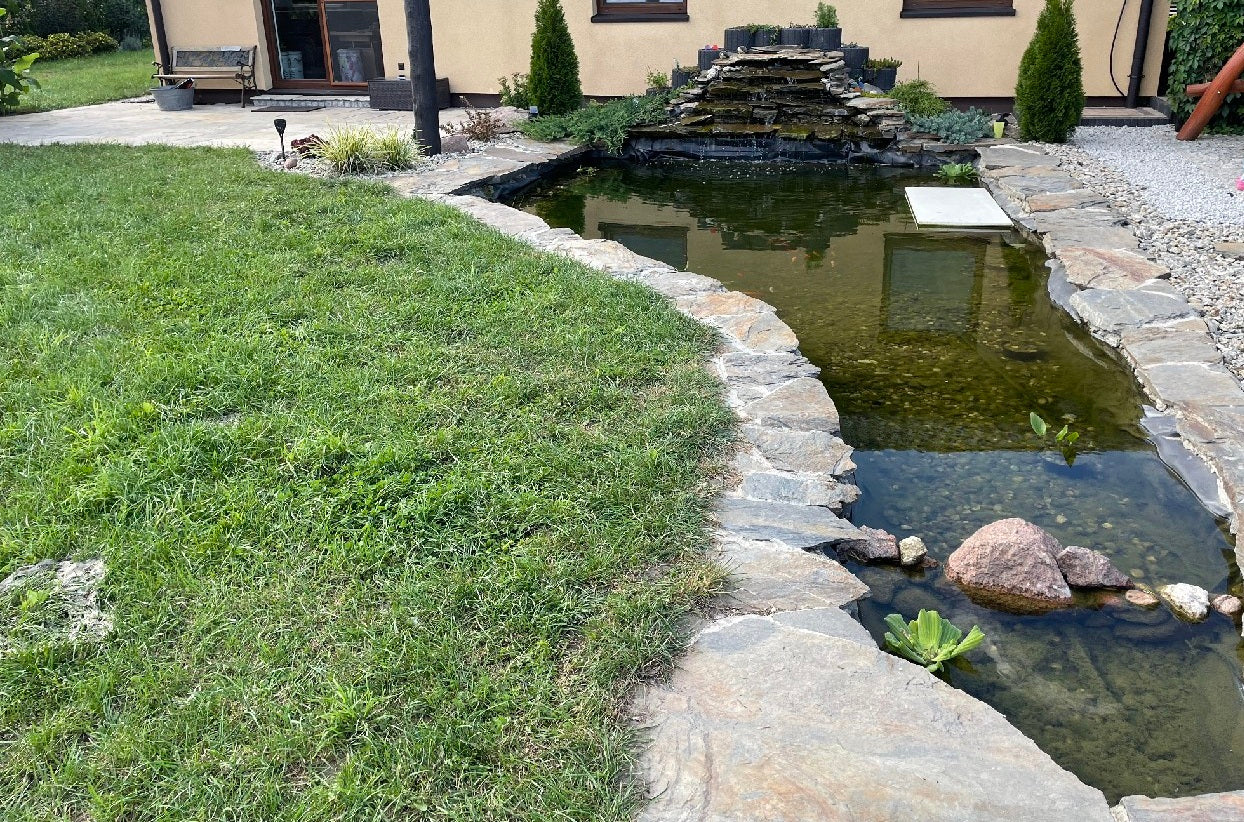 AP Supplies Pond Liner 900gsm EPDM with Underlay - 2.5m x 2.5m
