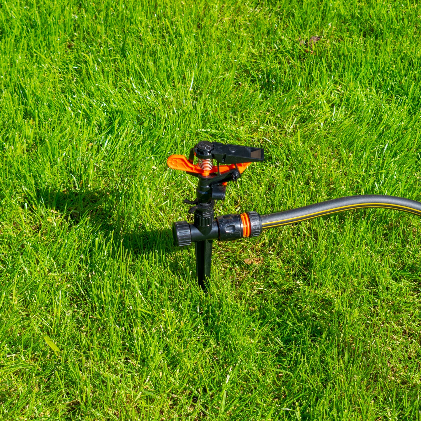 Pulsating Sprinkler on Spike - Adjustable Eco Line for Outdoor Hose Accessory