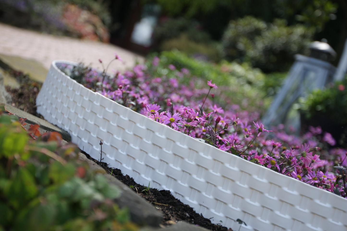 Lawn Edging, Plastic Palisade Rattan Effect, 2.4m, Gray for Home and Garden Use
