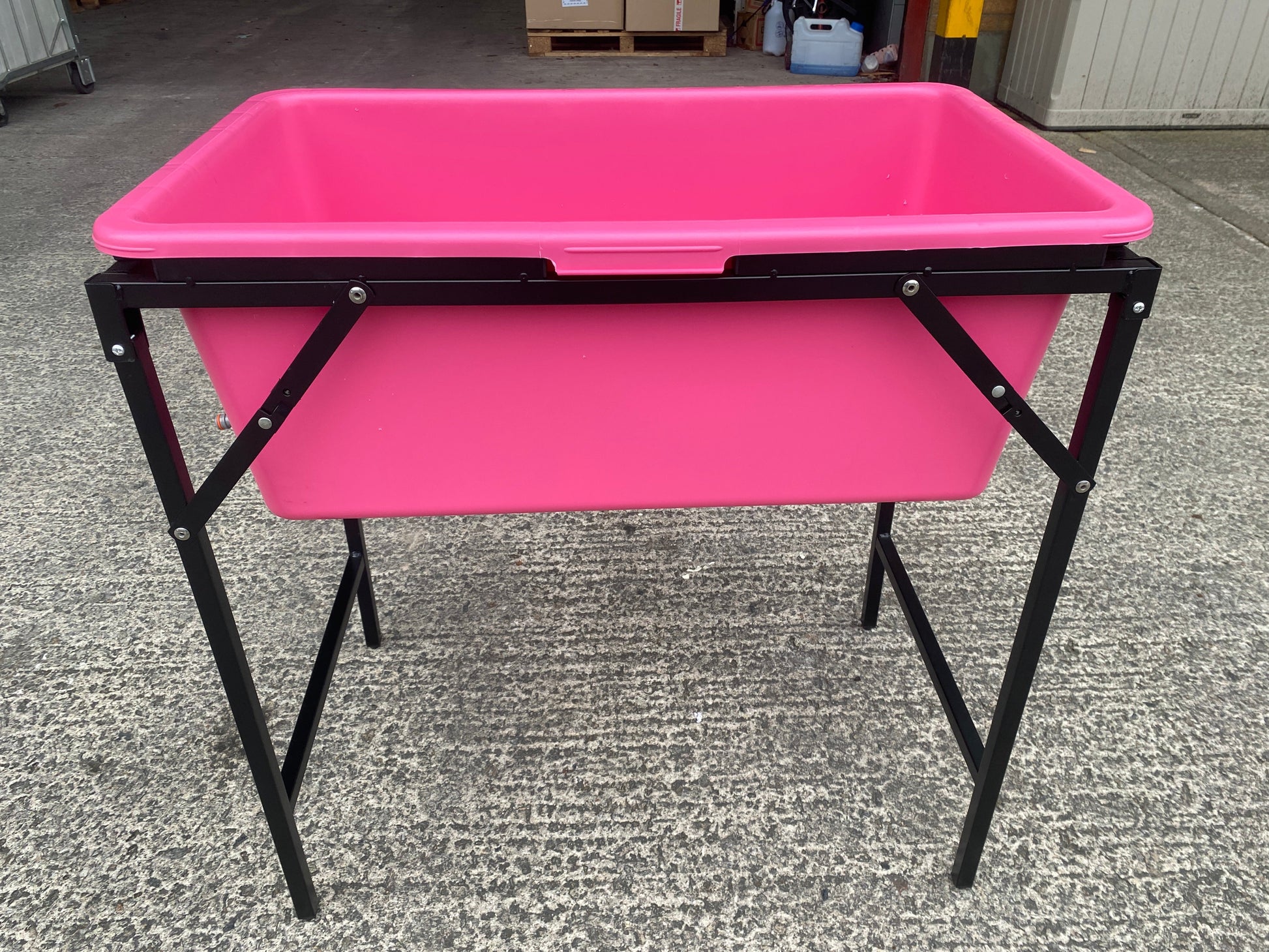 AP Supplies Pink Dog Bath with Drain Valve (Lime) and Stand