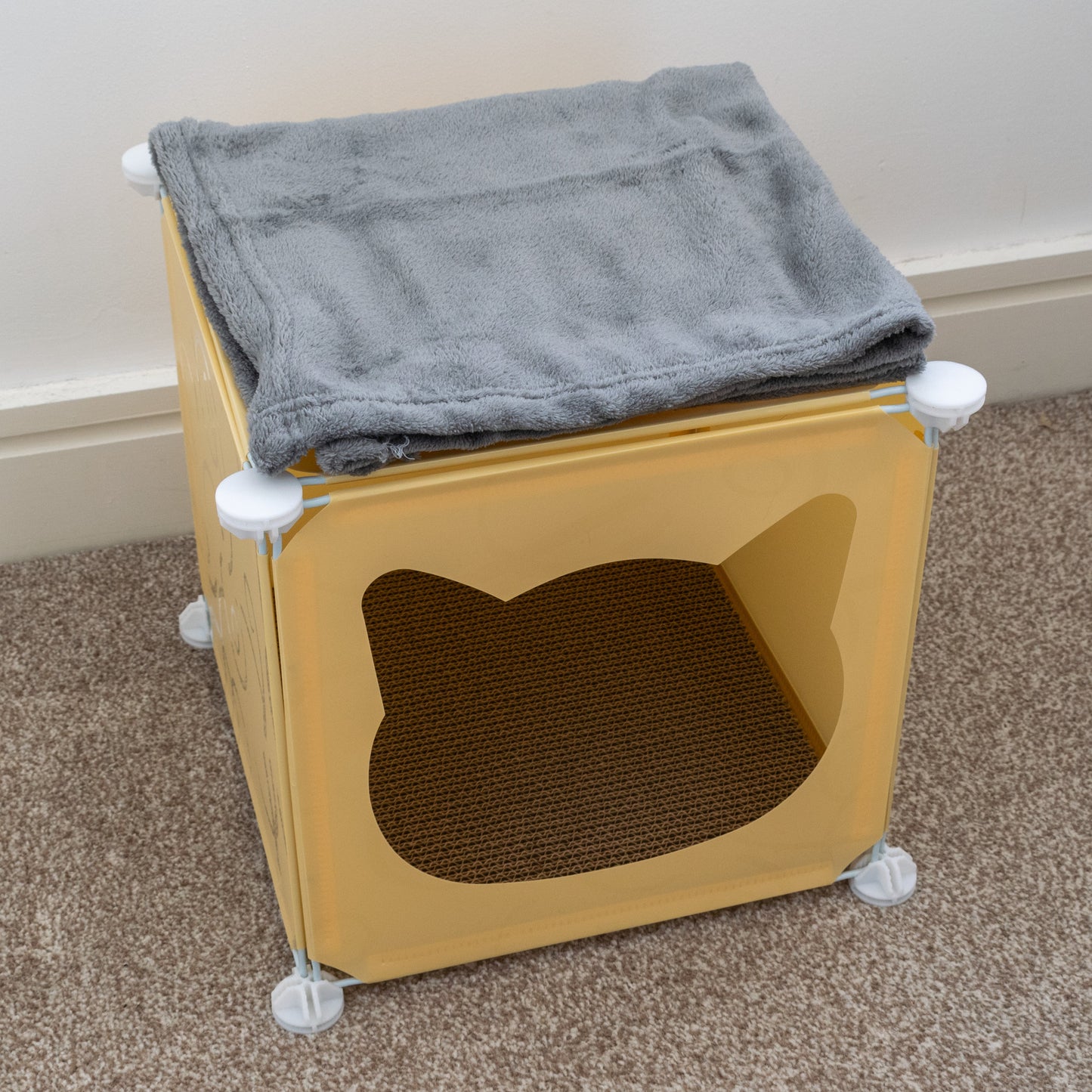 Kitty Cubby Cat Cube Play House MINI Weatherproof Cover Pet and Pond Supply