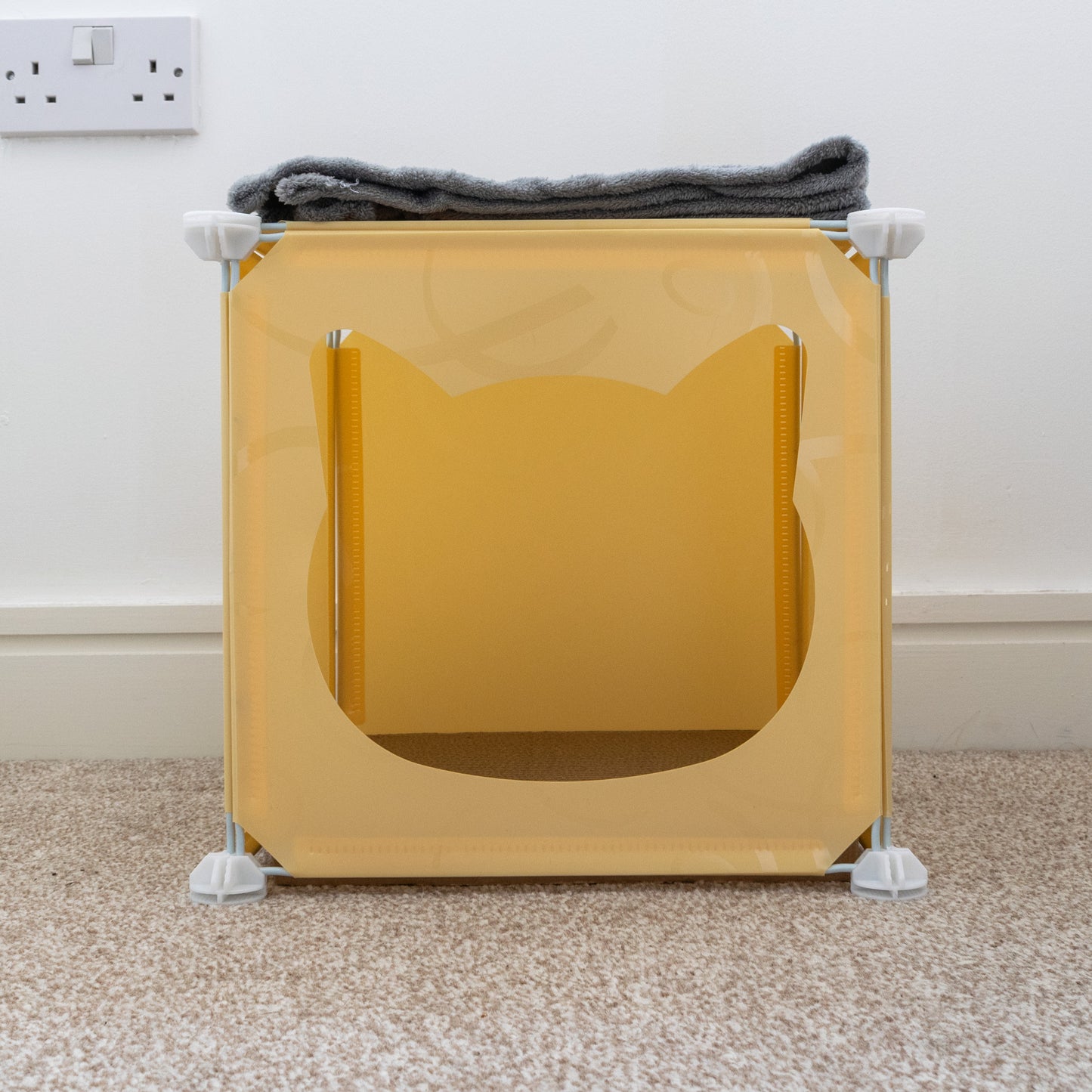 Kitty Cubby Cat Cube Play House MINI Weatherproof Cover Pet and Pond Supply