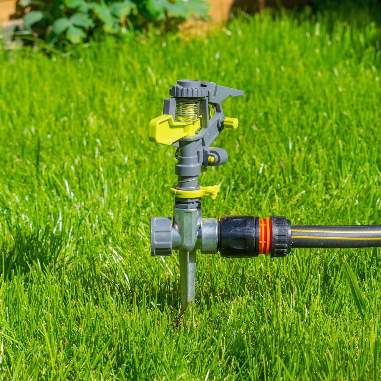 Pulsating Sprinkler on Spike Lime Drip Irrigation Fitting Outdoor Hose Accessory