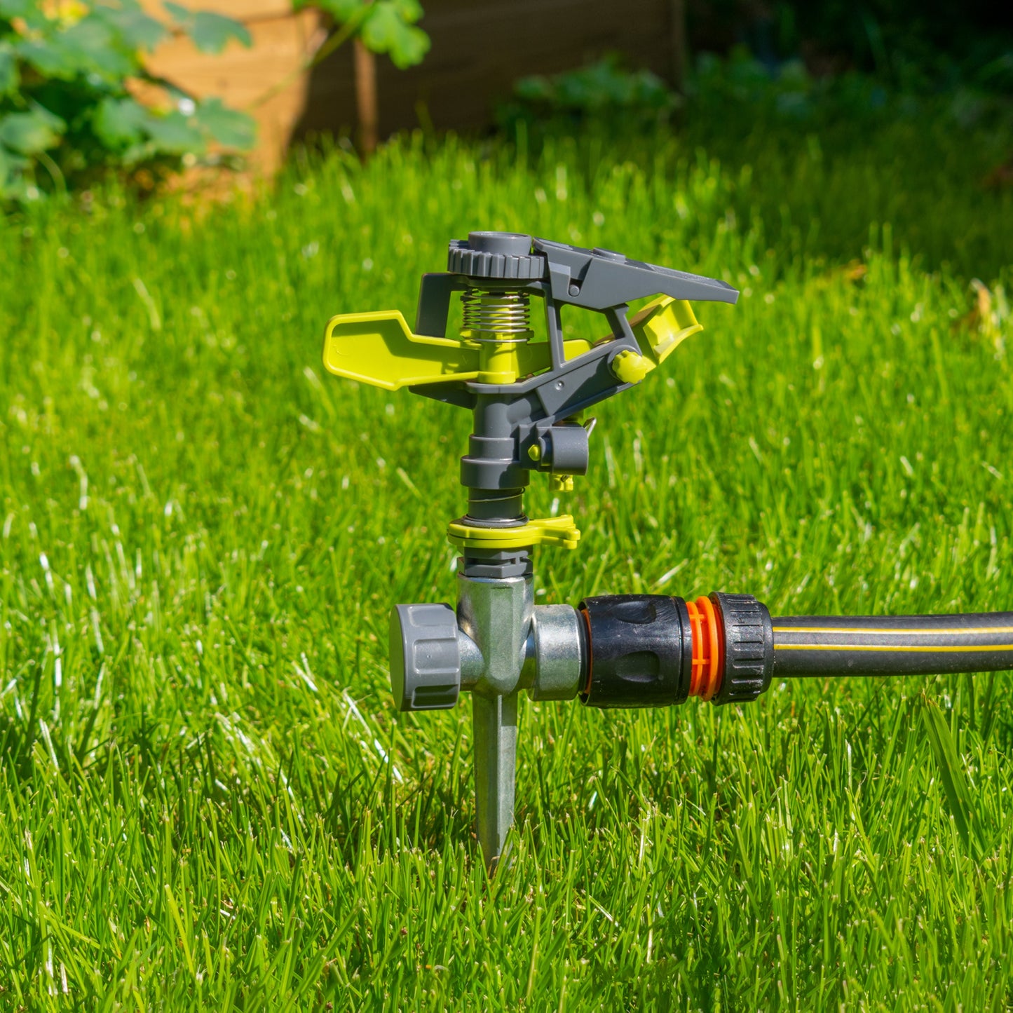 Pulsating Sprinkler on Spike Lime Drip Irrigation Fitting Outdoor Hose Accessory