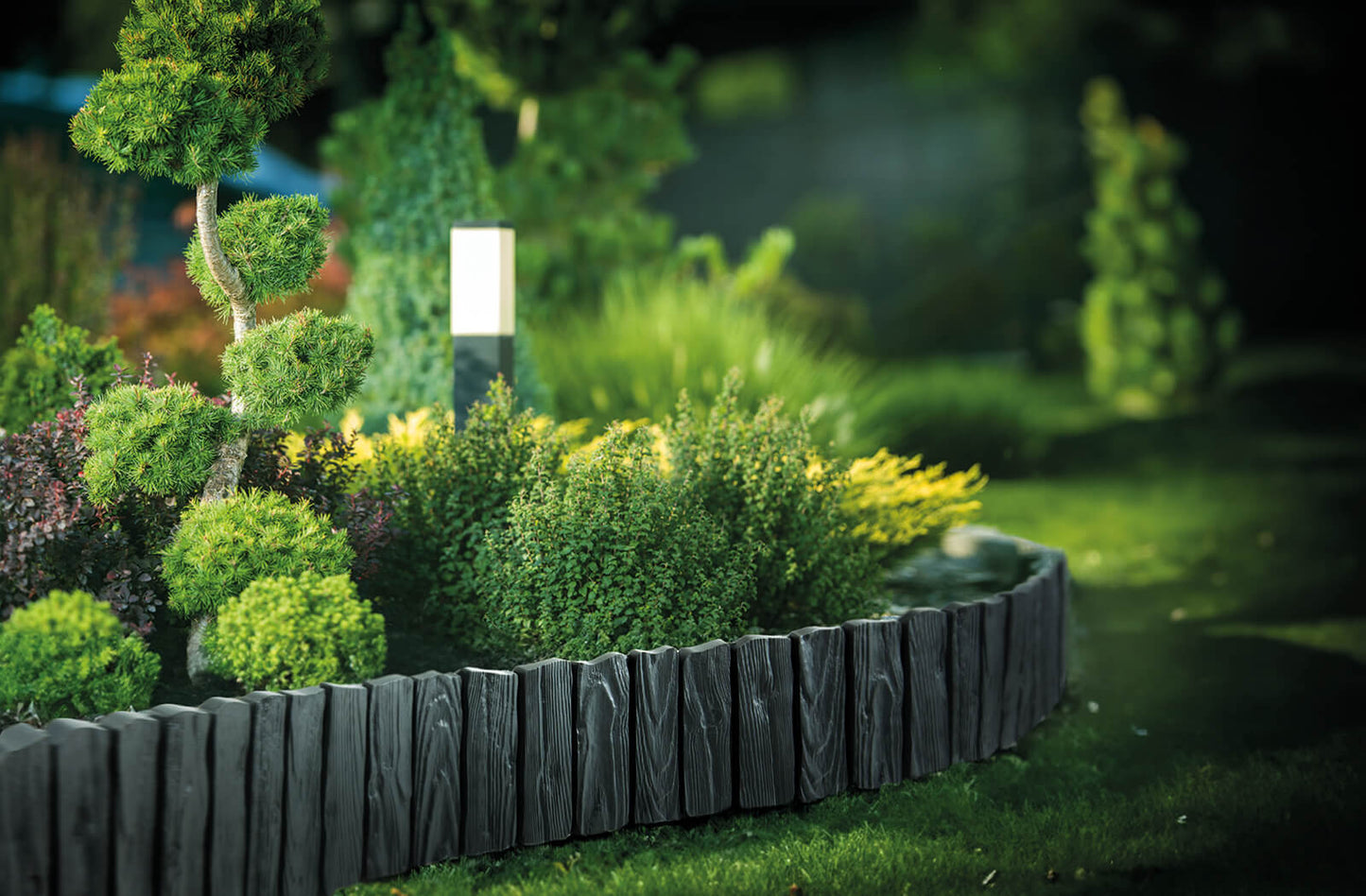 Lawn Edging, Plastic Palisade Wood Effect, 2.32m, Brown for Home and Garden Use