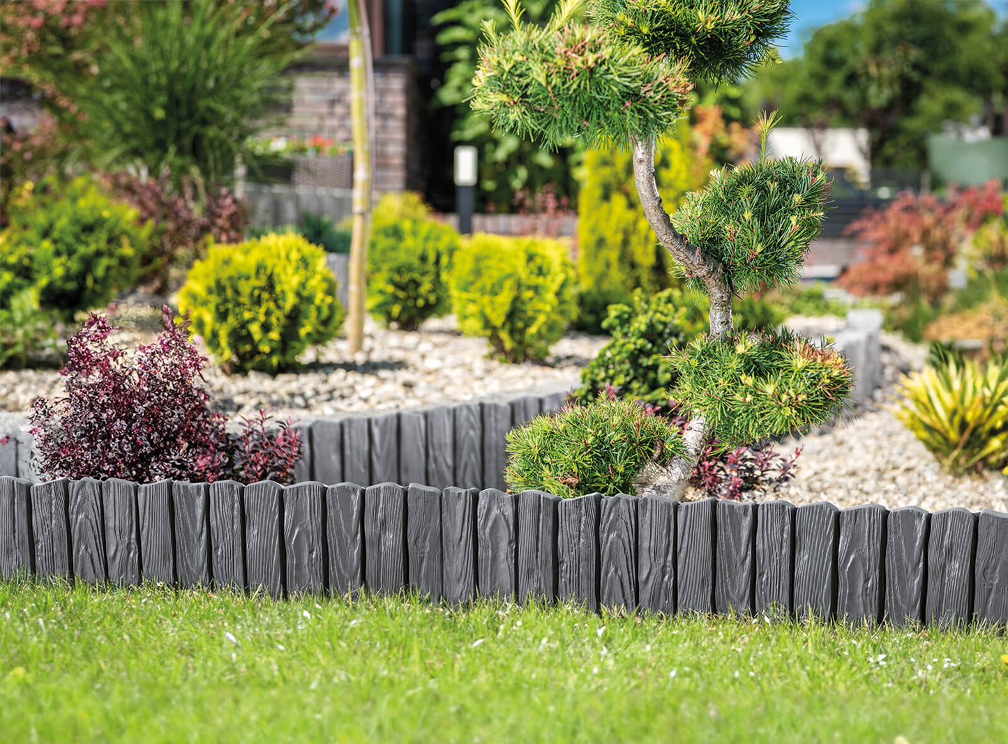 Lawn Edging, Plastic Palisade Wood Effect, 2.32m, Black for Home and Garden Use