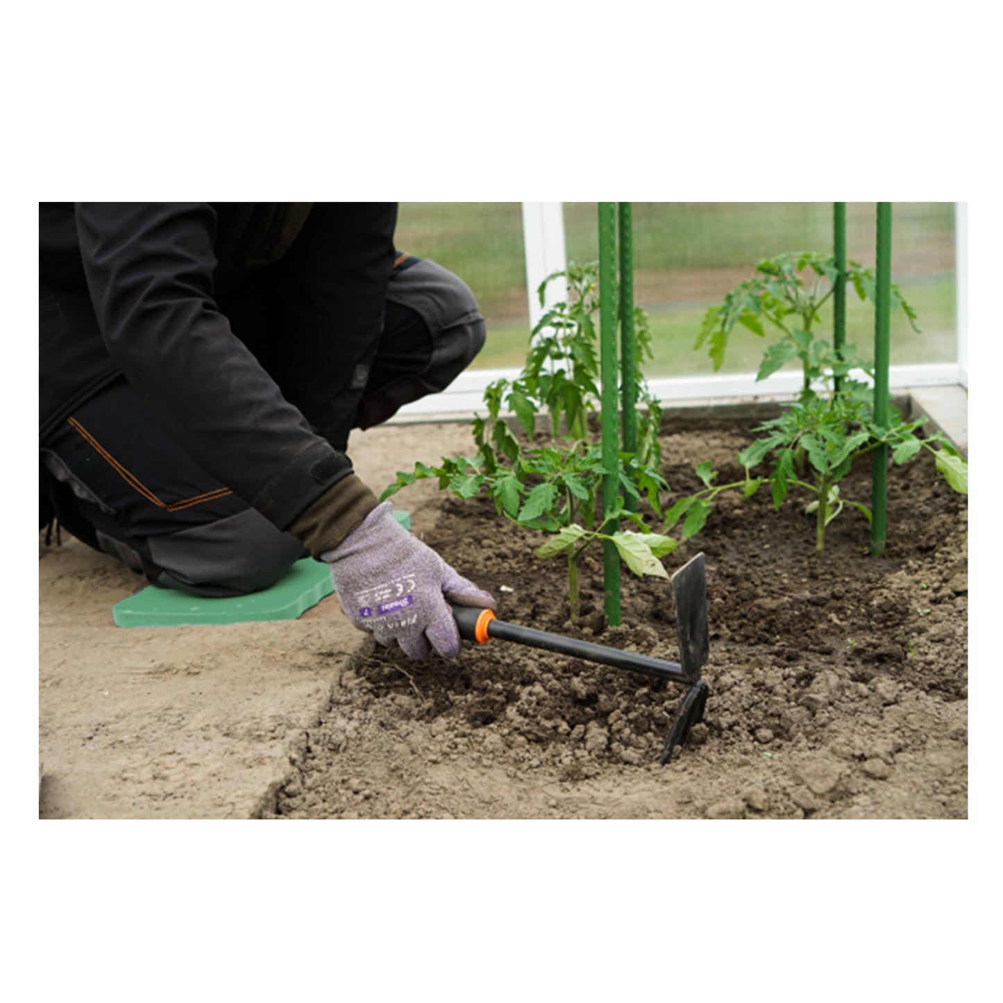 AP Supplies Digger-Hoe Garden Tool with Multifunction Kneeler Mat, Green